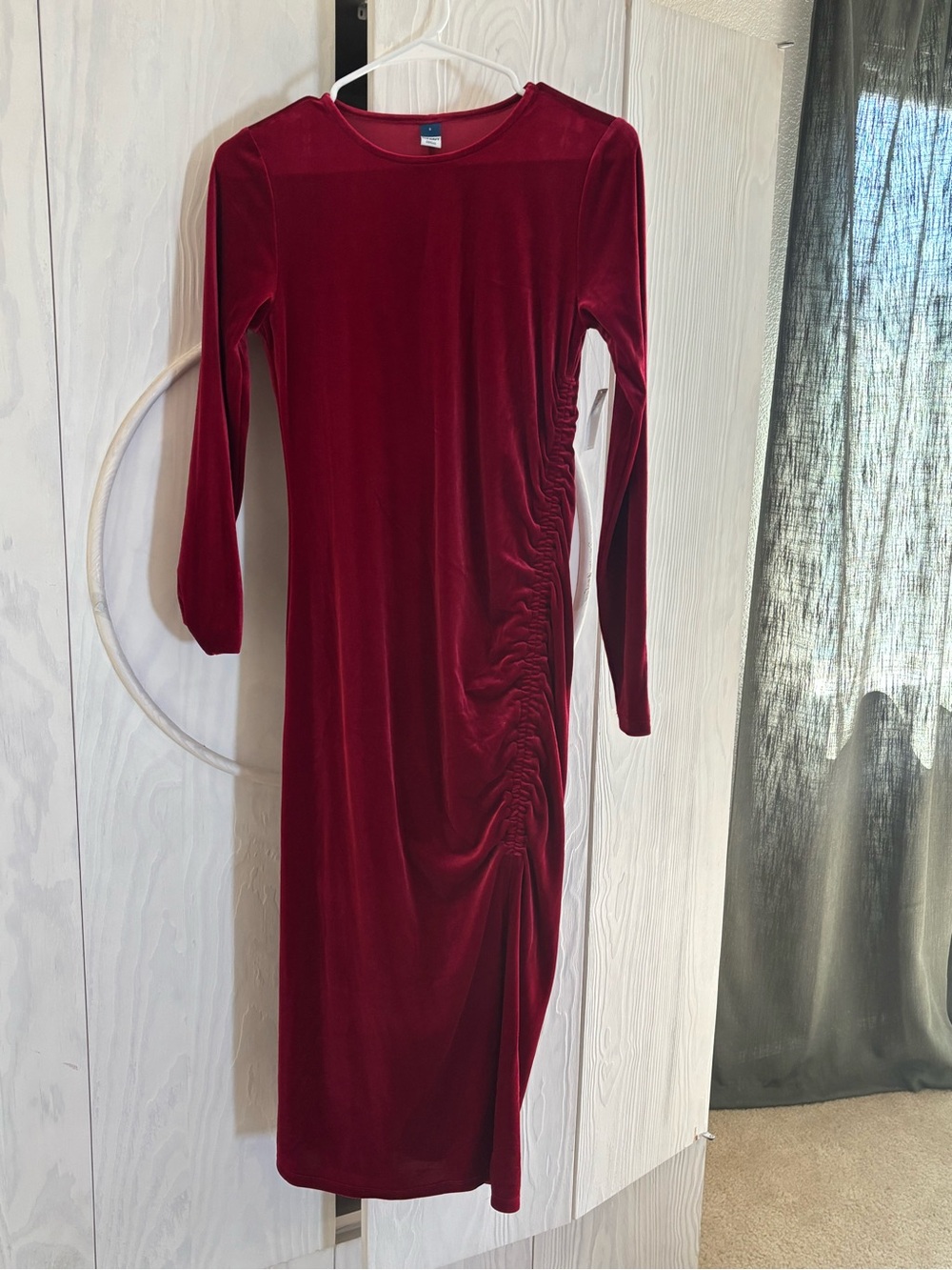 NWT Old Navy Burgundy Velvet Long-Sleeve Ruched Midi Dress